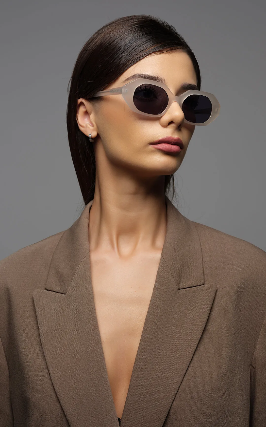 Santorini / Beige (GY)   Dark Black Lens.
